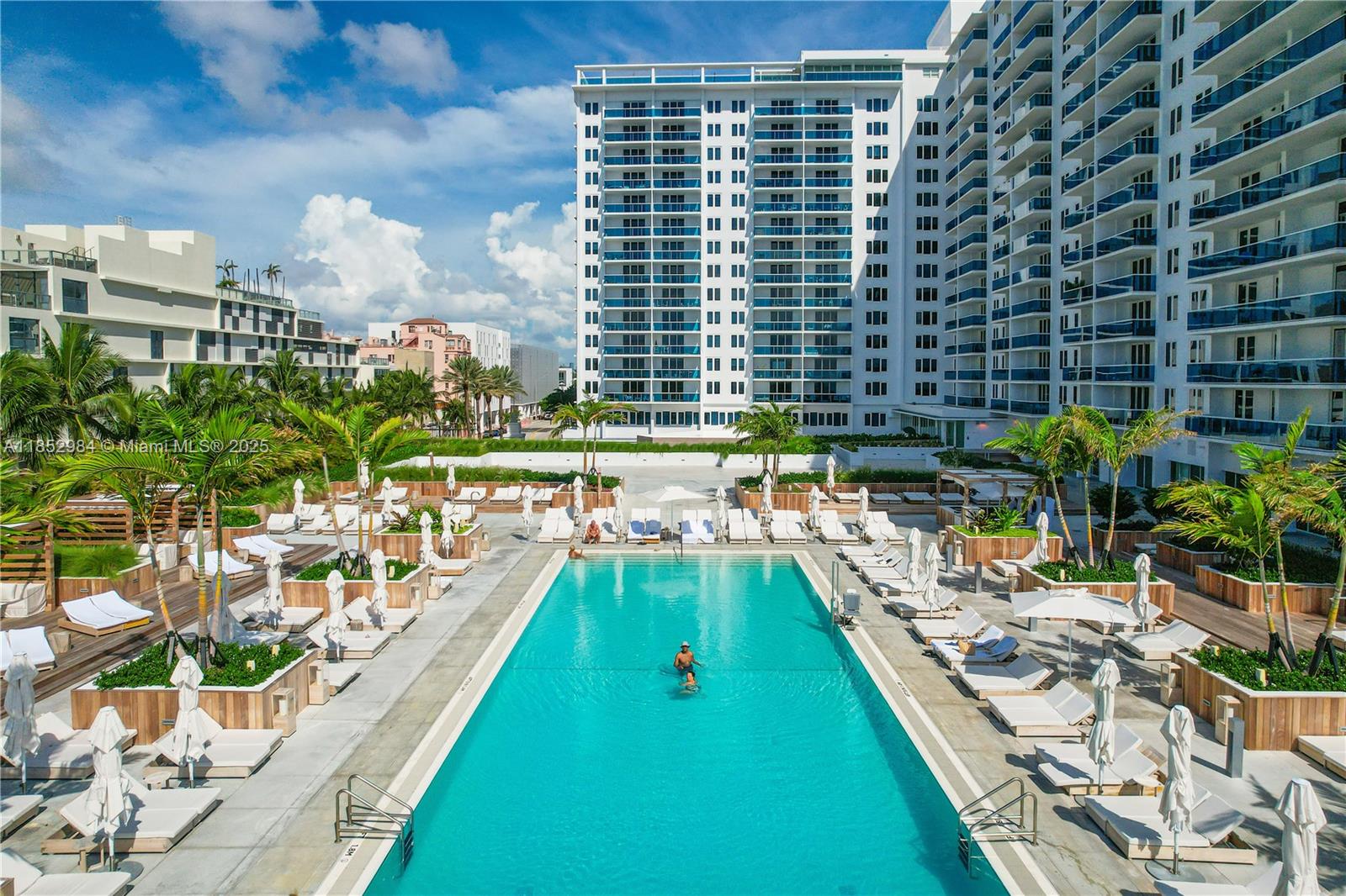 RONEY PALACE CONDO - Residential