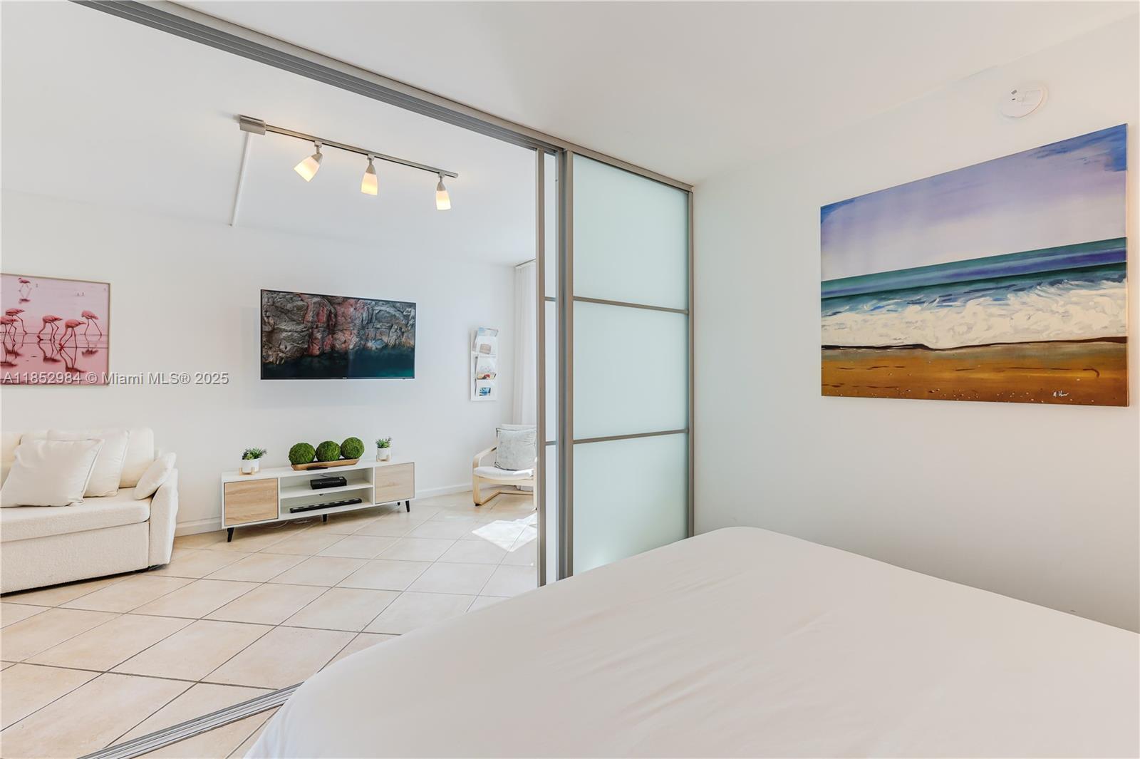 RONEY PALACE CONDO - Residential