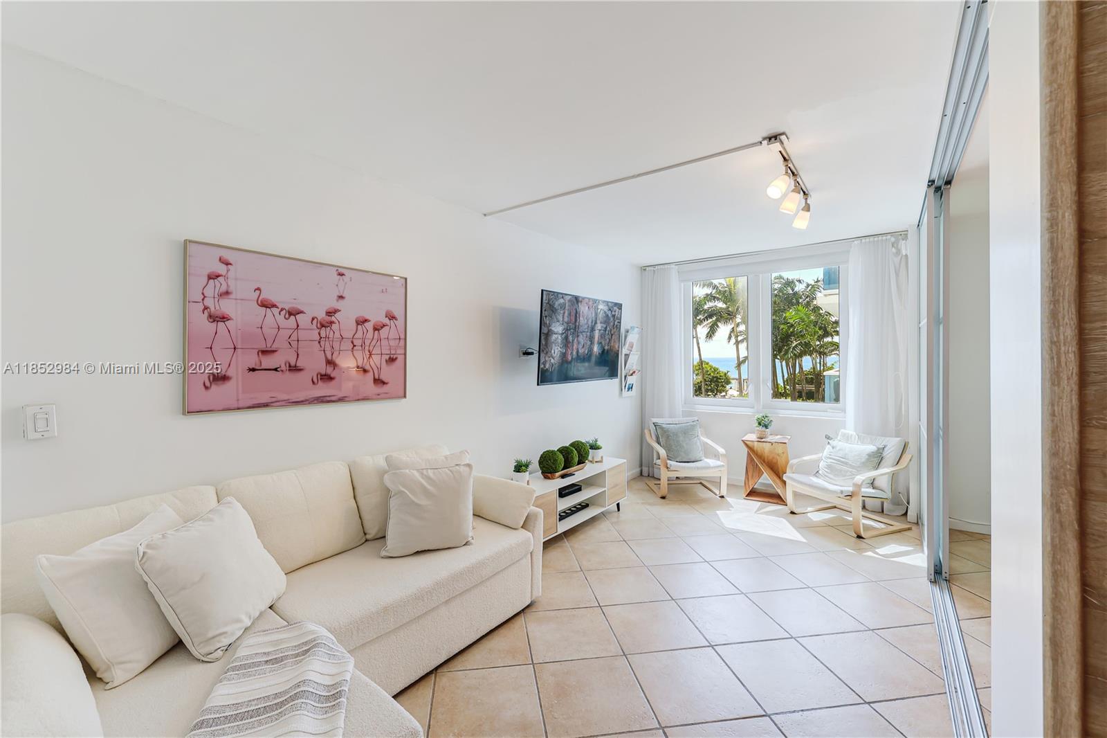 RONEY PALACE CONDO - Residential