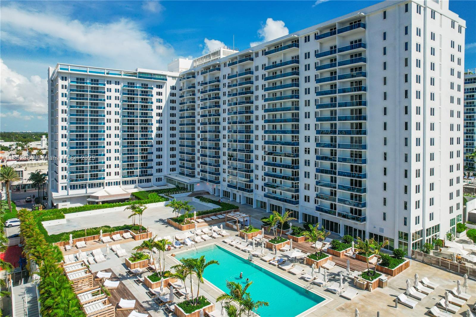 RONEY PALACE CONDO - Residential