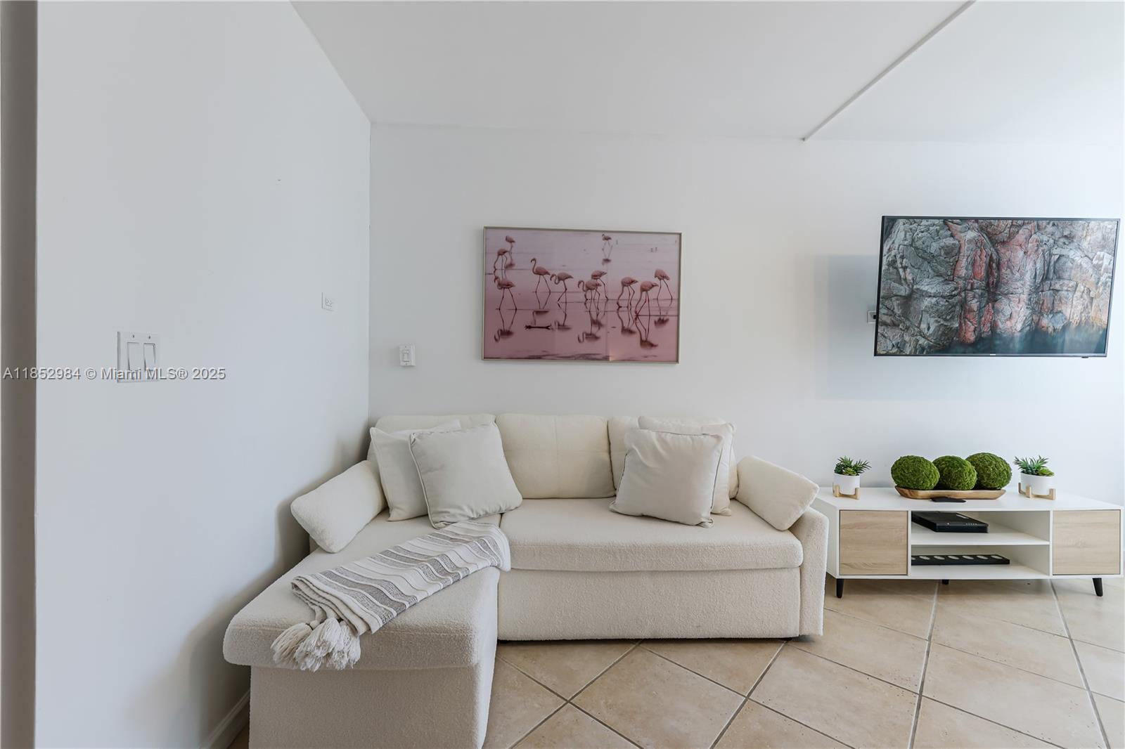 RONEY PALACE CONDO - Residential