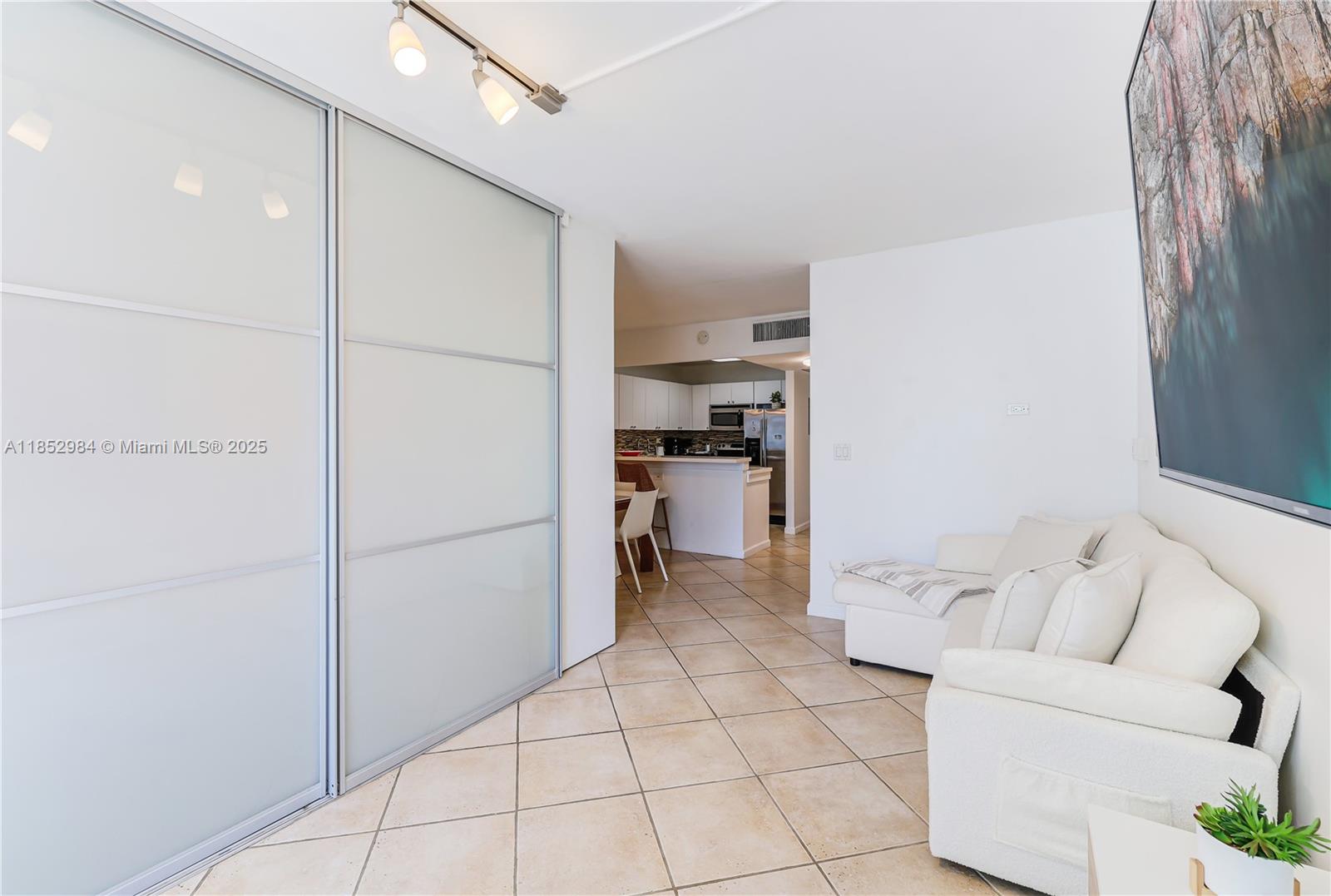 RONEY PALACE CONDO - Residential