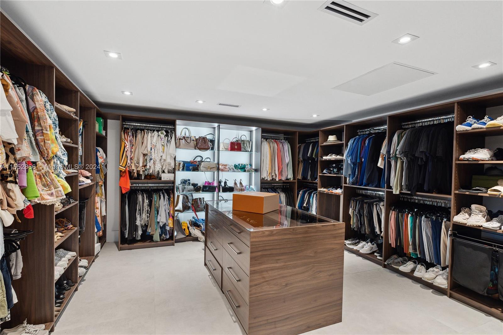 CORAL BAY SEC B - Residential