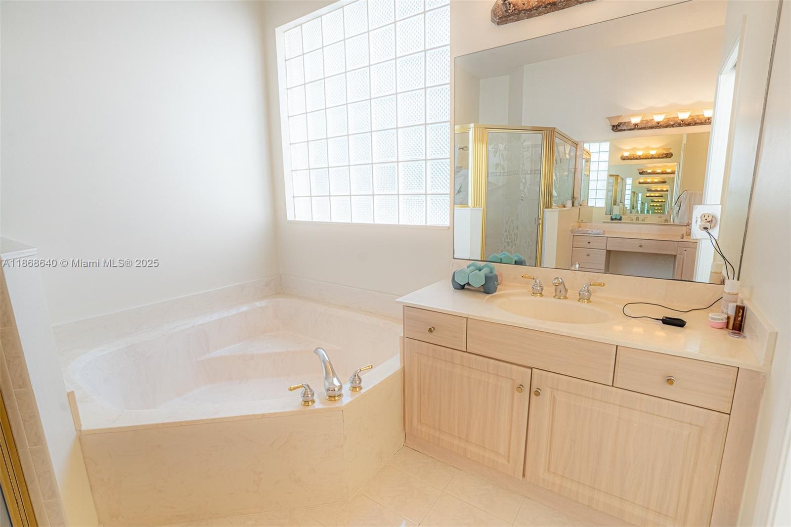 HERON BAY FOUR - Residential