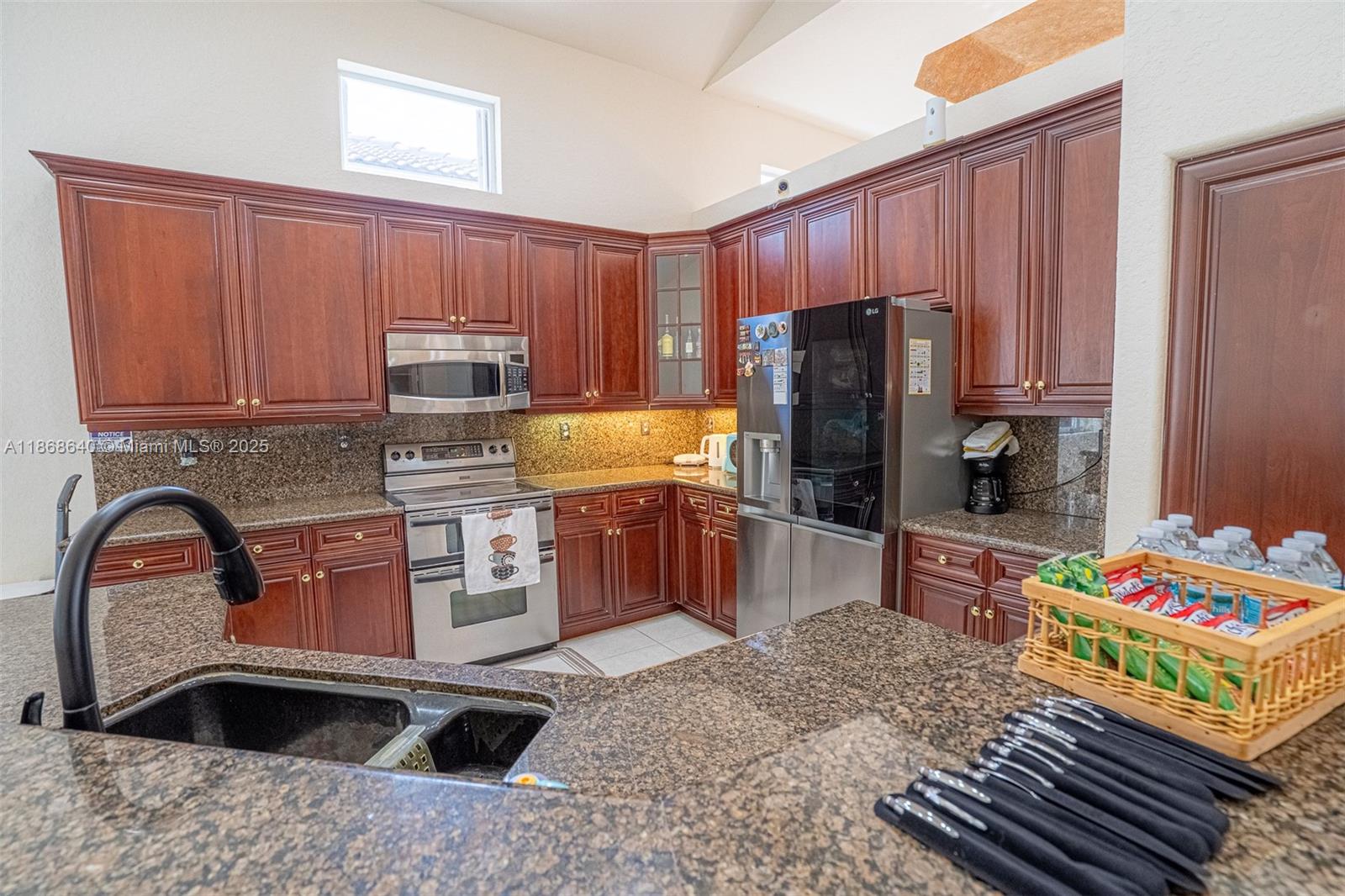 HERON BAY FOUR - Residential