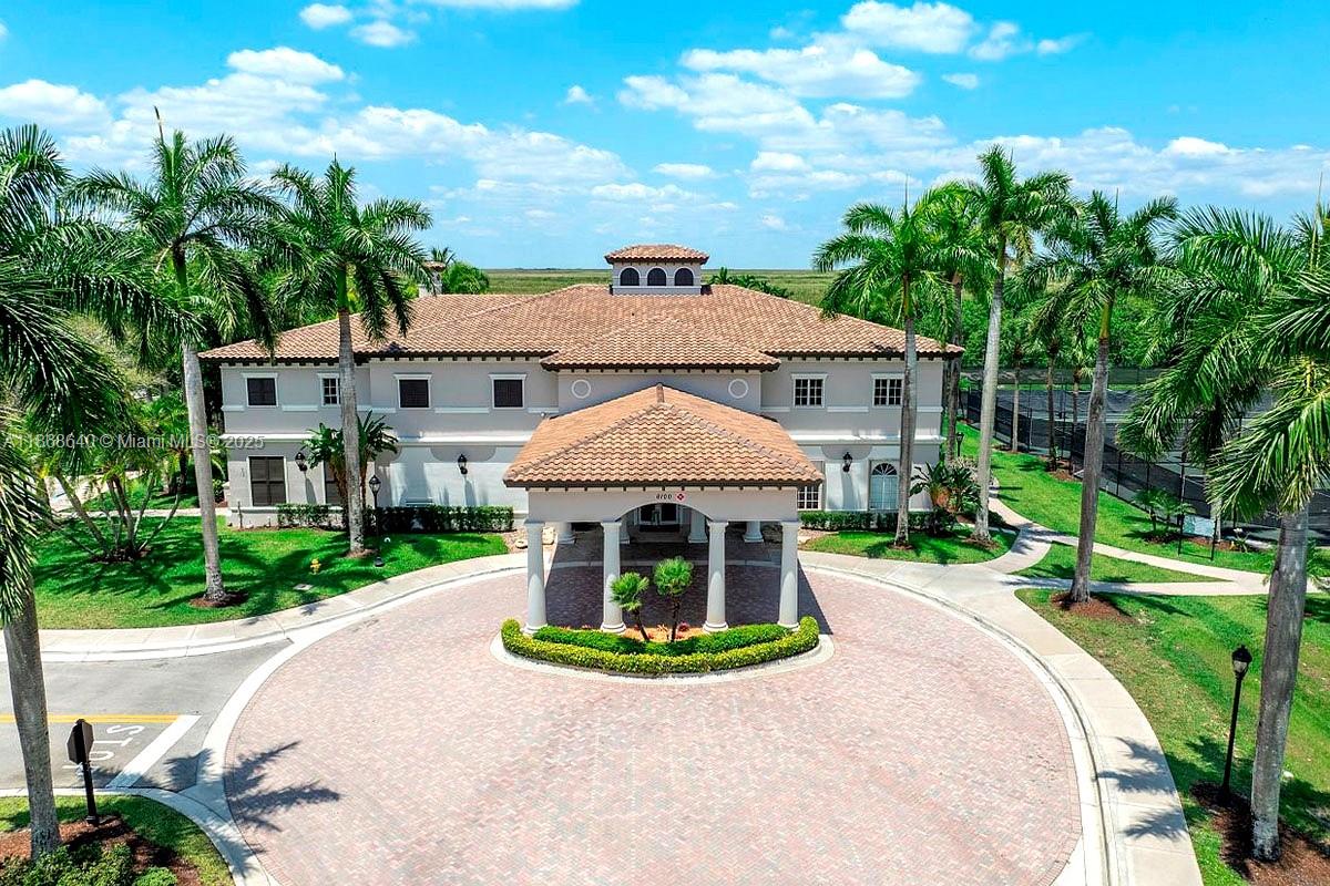 HERON BAY FOUR - Residential