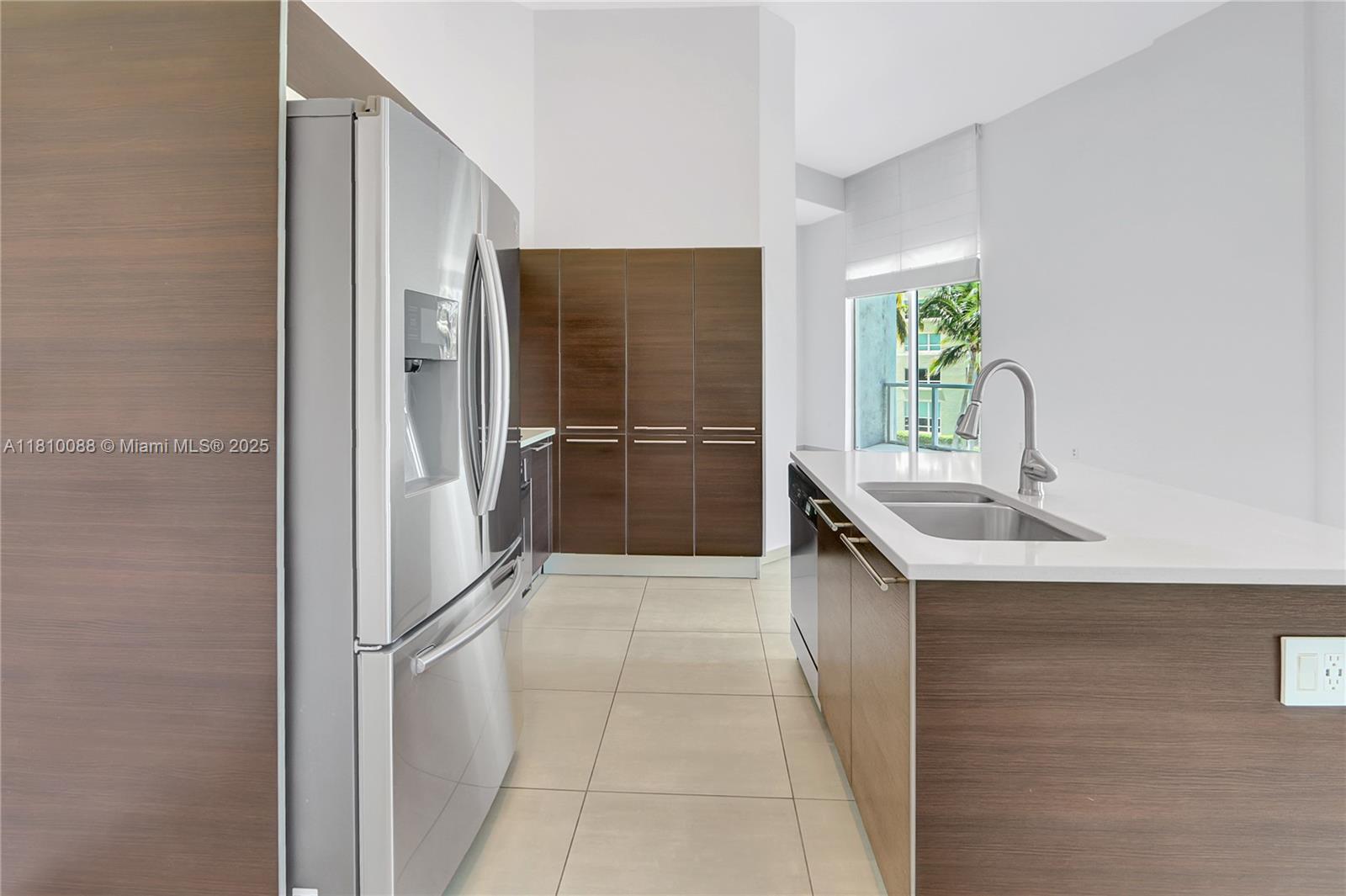 QUANTUM ON THE BAY CONDO - Residential