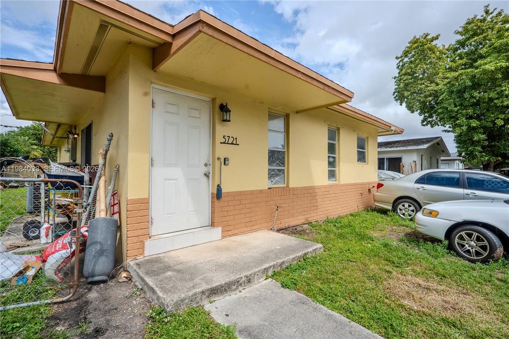 Photo of 5721 SW 37th St, West Park, FL 33023 (MLS # A11984033)