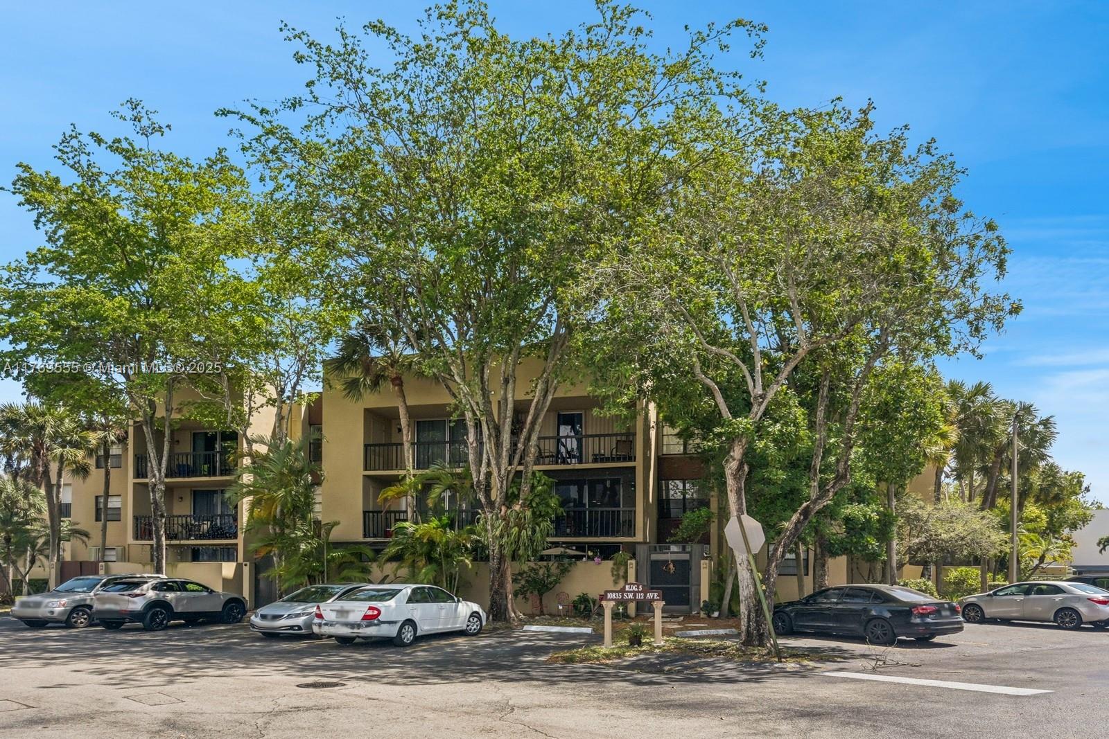 GARDENS OF KENDALL SO CON - Residential