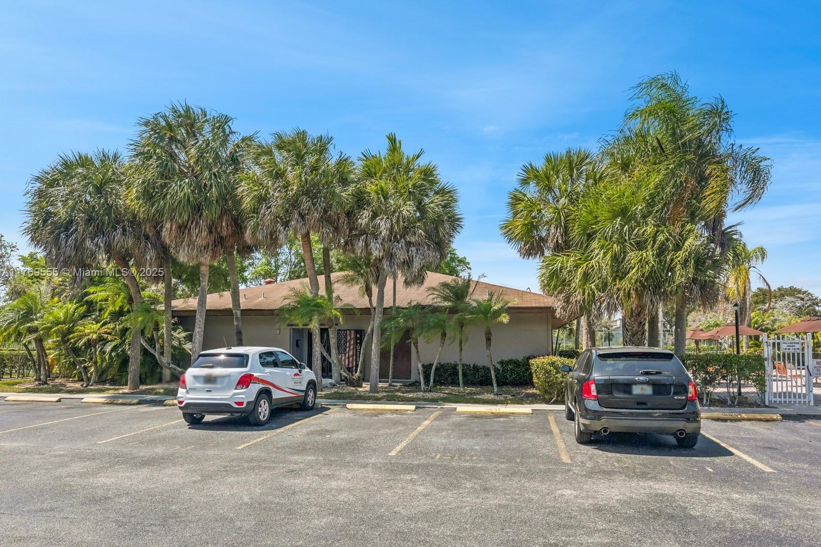 GARDENS OF KENDALL SO CON - Residential