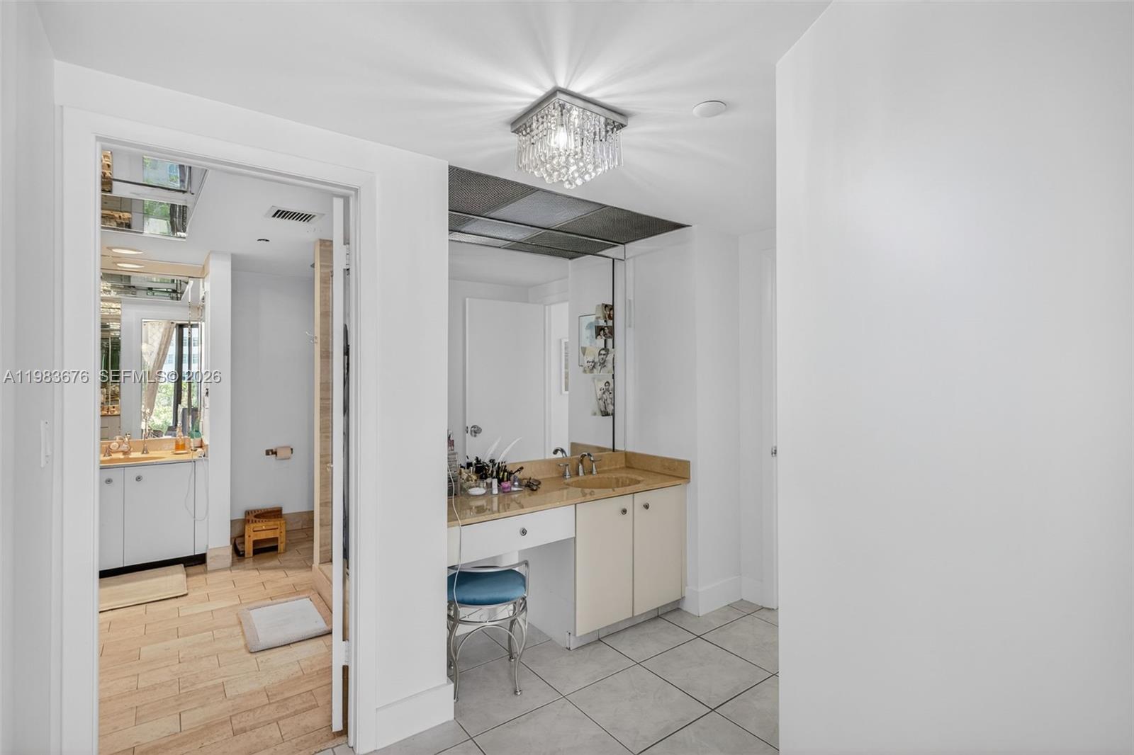 HAMPTONS WEST CONDO - Residential