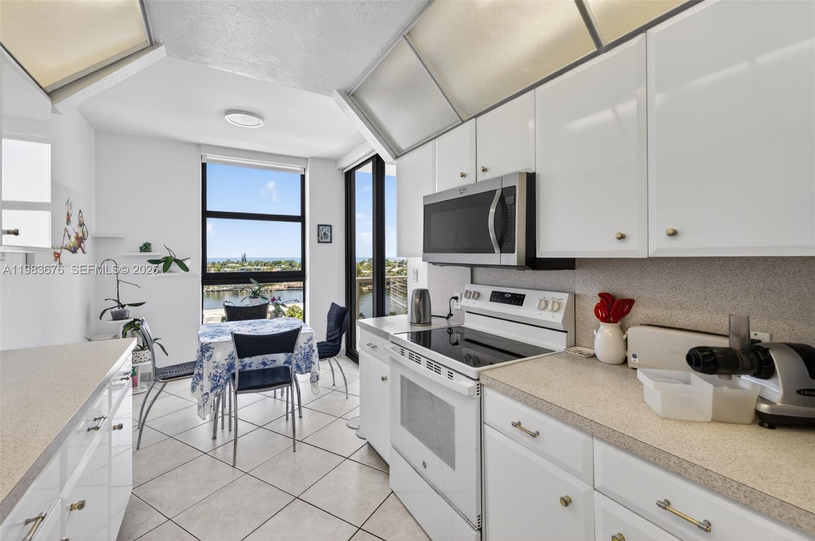 HAMPTONS WEST CONDO - Residential