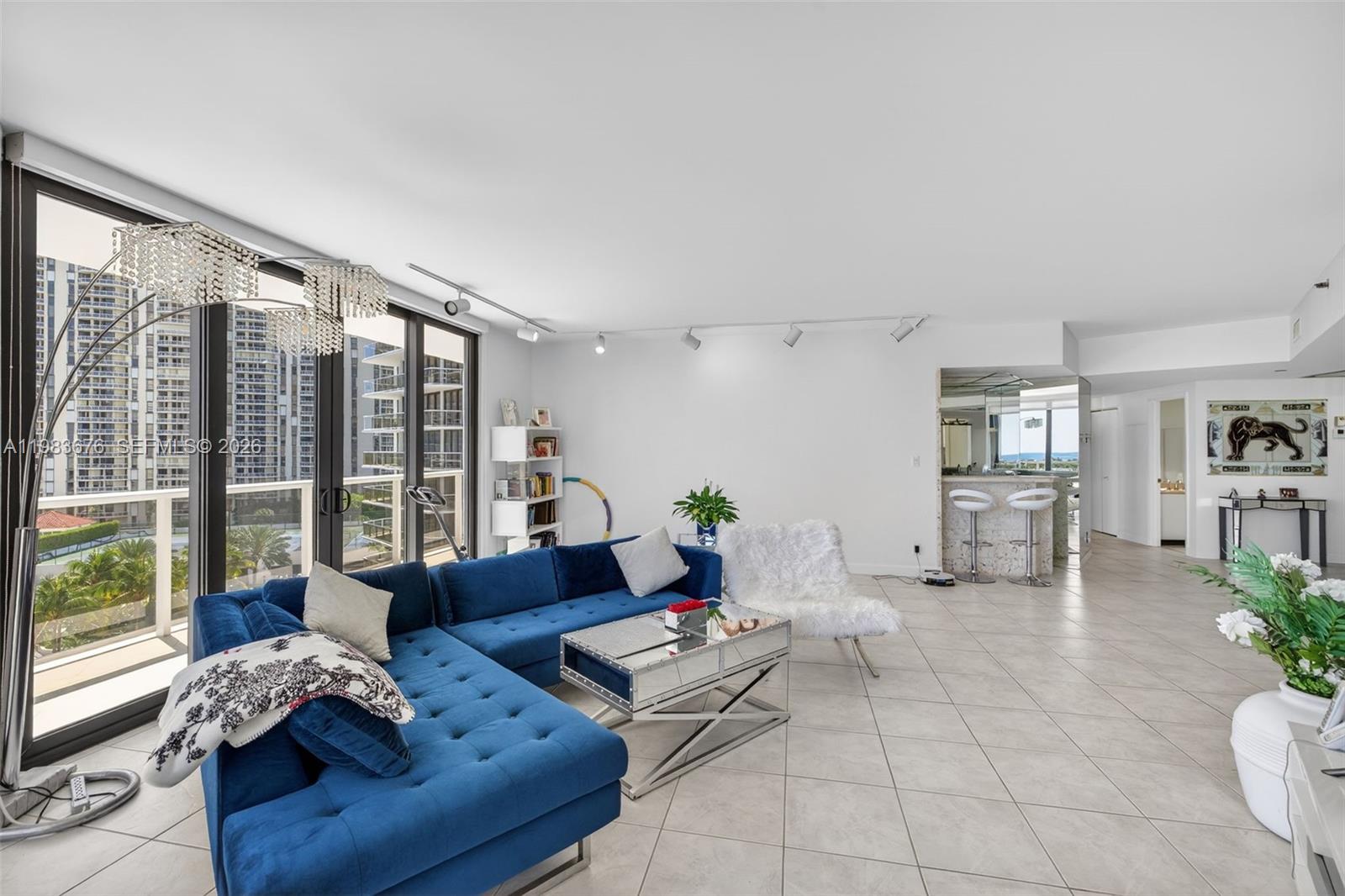 20281 E Country Club Dr 608