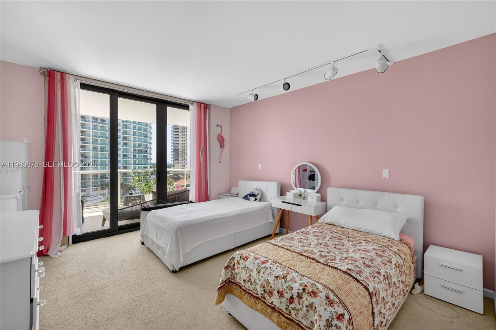 HAMPTONS WEST CONDO - Residential