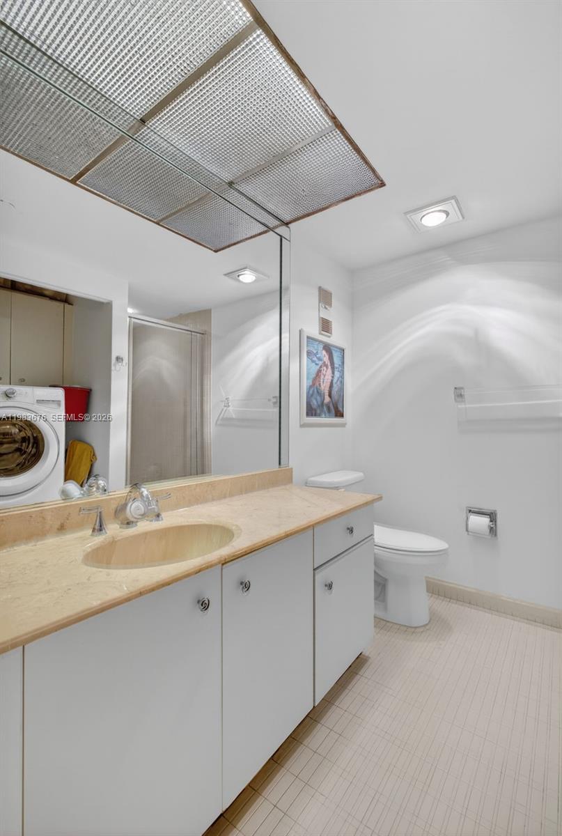 HAMPTONS WEST CONDO - Residential