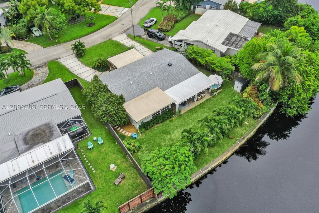 Photo of 418 NW 20th St, Wilton Manors, FL 33311 (MLS # A12088108)