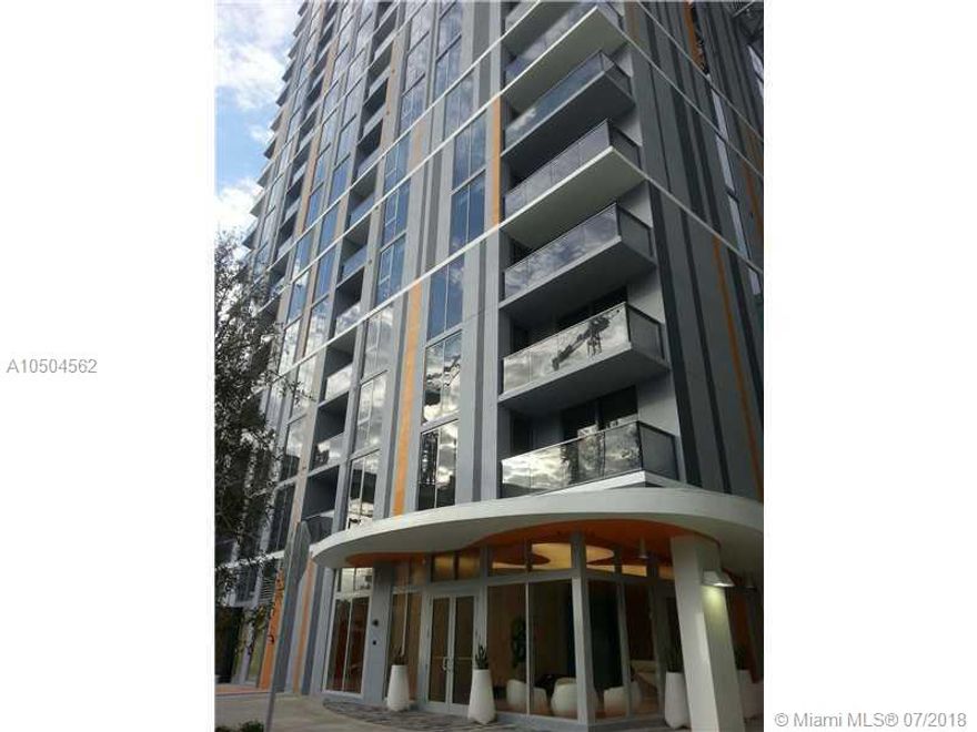 BEAUTIFUL STUDIO, BEST VIEW FROM THIS 22ND FLOOR LOCATED IN THE HEART OF BRICKELL. LAUNDRY INSIDE. RENTERS INSURANCE REQUIRED NO PARKING-NO VALET FOR STUDIOS.