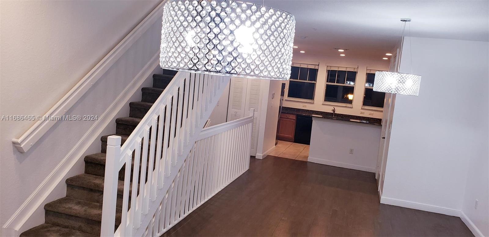 CITYSIDE CONDO - Residential