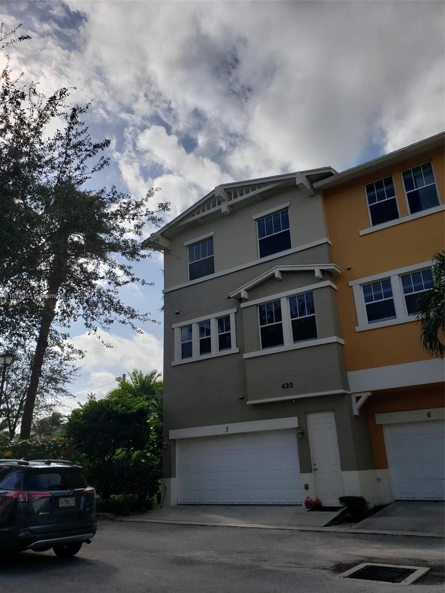 CITYSIDE CONDO - Residential