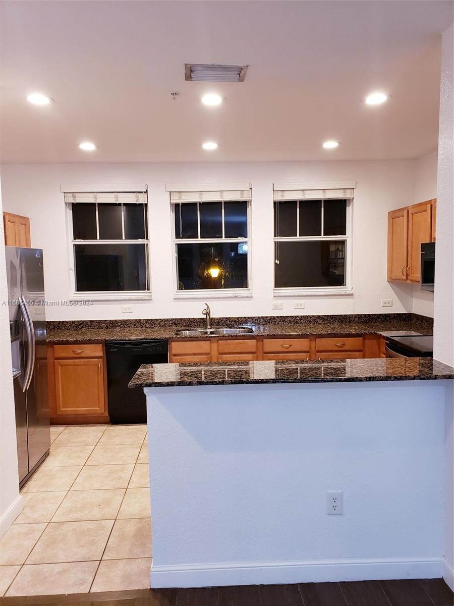 CITYSIDE CONDO - Residential
