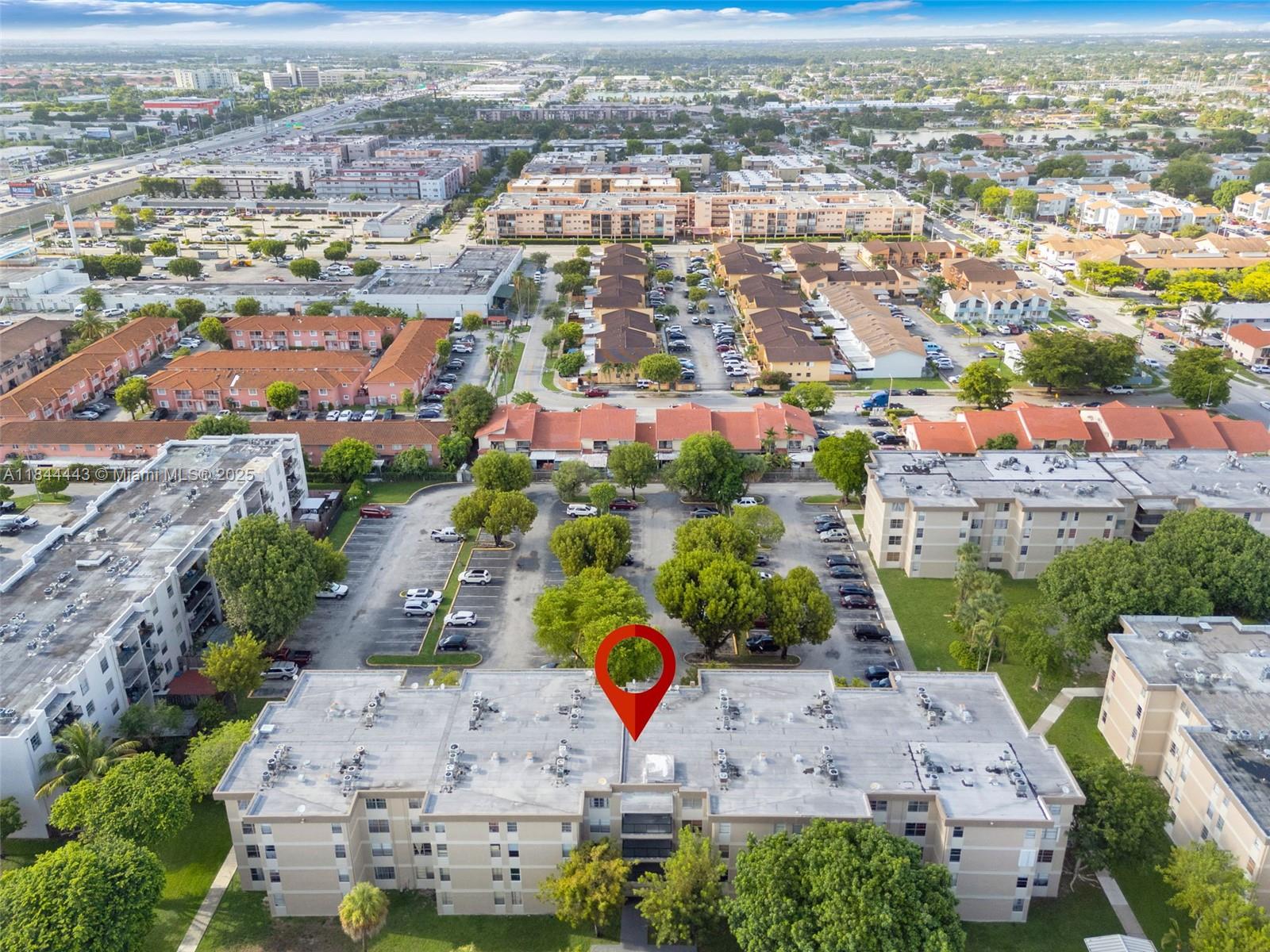 CAMBRIDGE CONDO - Residential