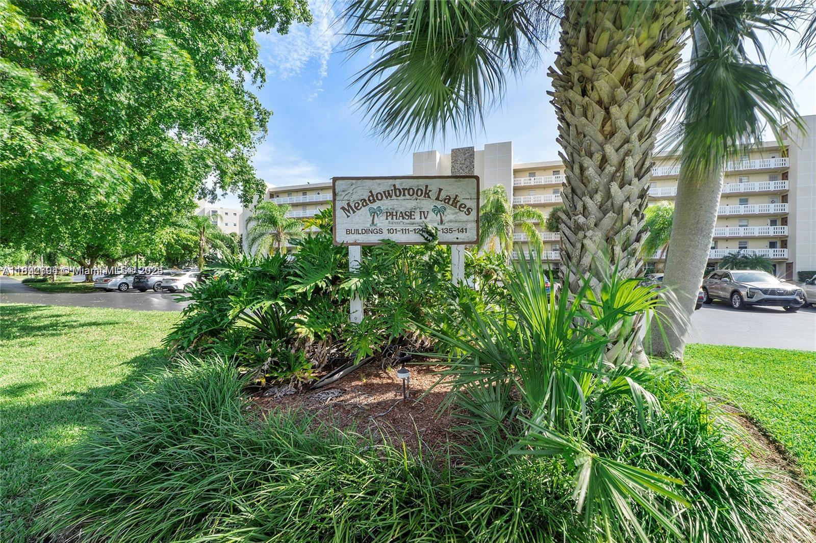 MEADOWBROOK LAKES VIEW CO - Residential