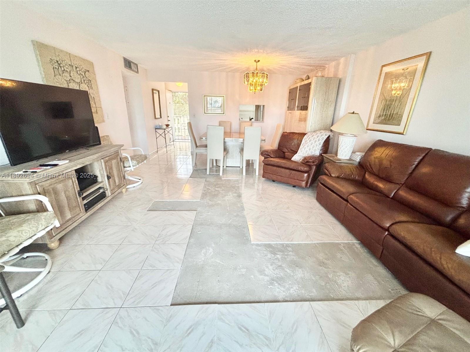 MEADOWBROOK LAKES VIEW CO - Residential