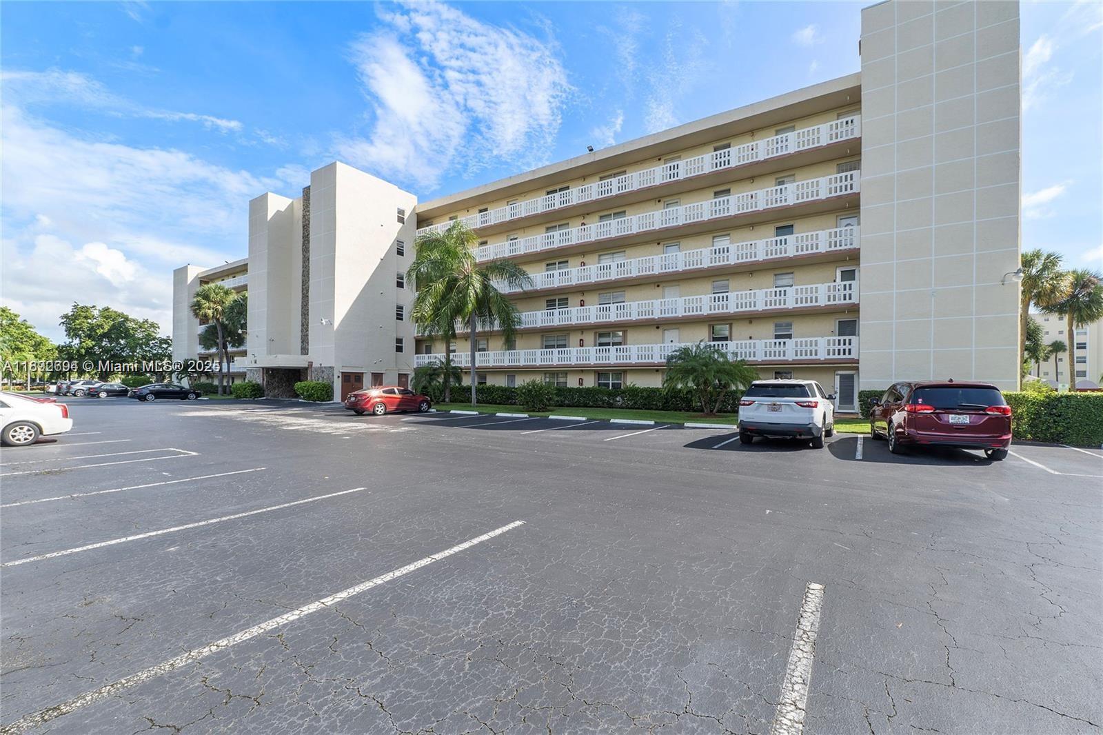 MEADOWBROOK LAKES VIEW CO - Residential
