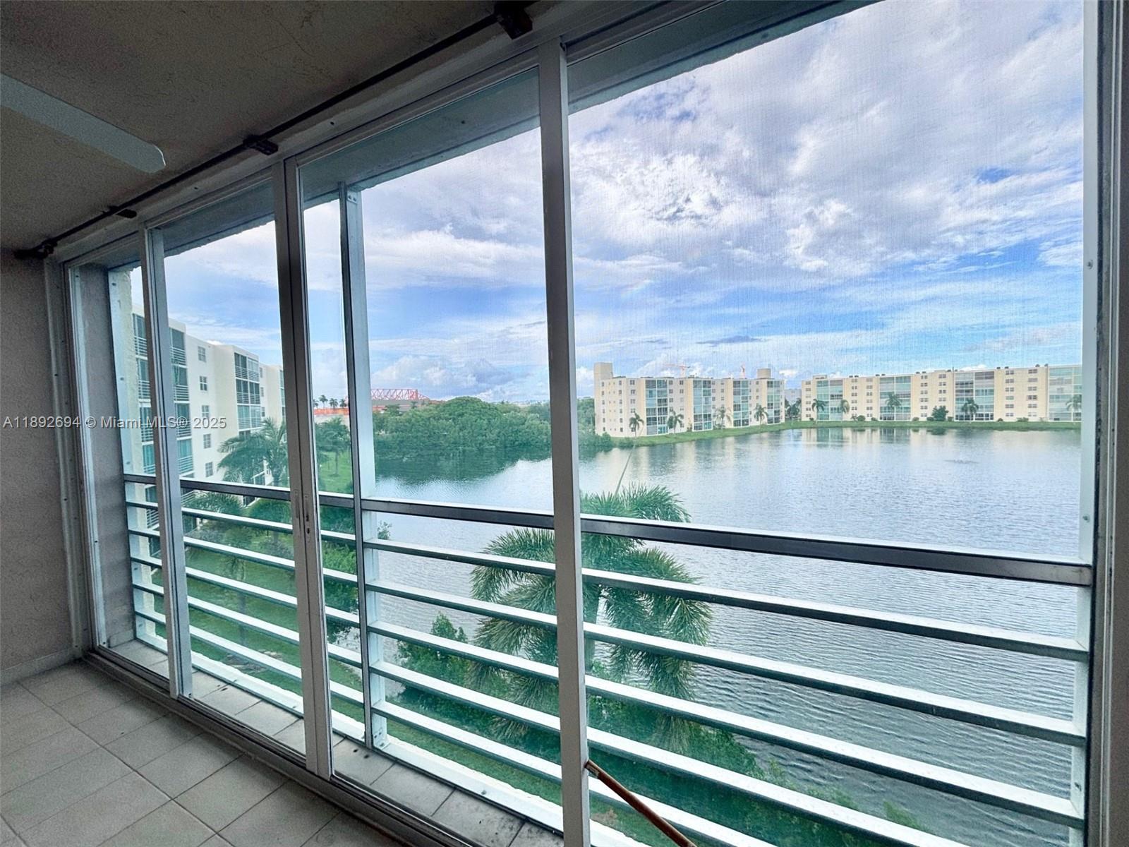 MEADOWBROOK LAKES VIEW CO - Residential