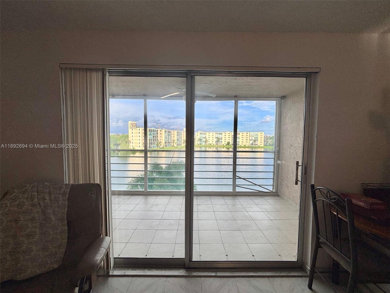 MEADOWBROOK LAKES VIEW CO - Residential