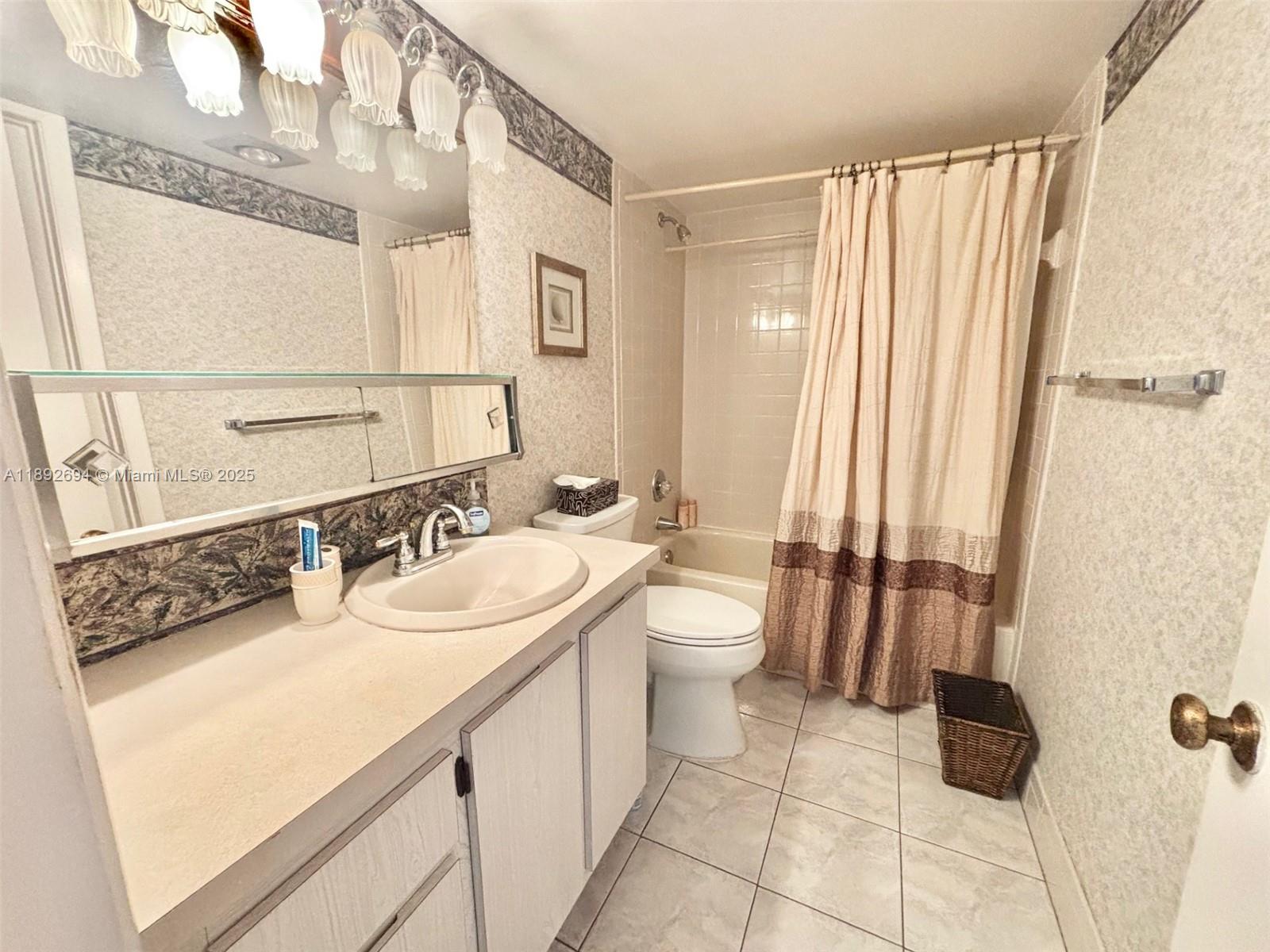 MEADOWBROOK LAKES VIEW CO - Residential