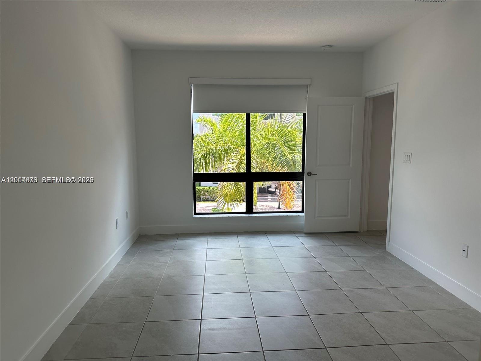 DOWNTOWN DORAL SOUTH PHAS - Residential