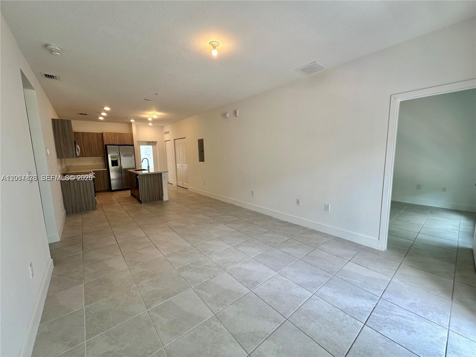 DOWNTOWN DORAL SOUTH PHAS - Residential