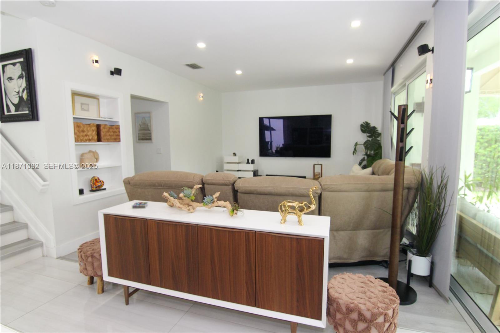 DORAL ISLES ANTILLES 1ST - Residential