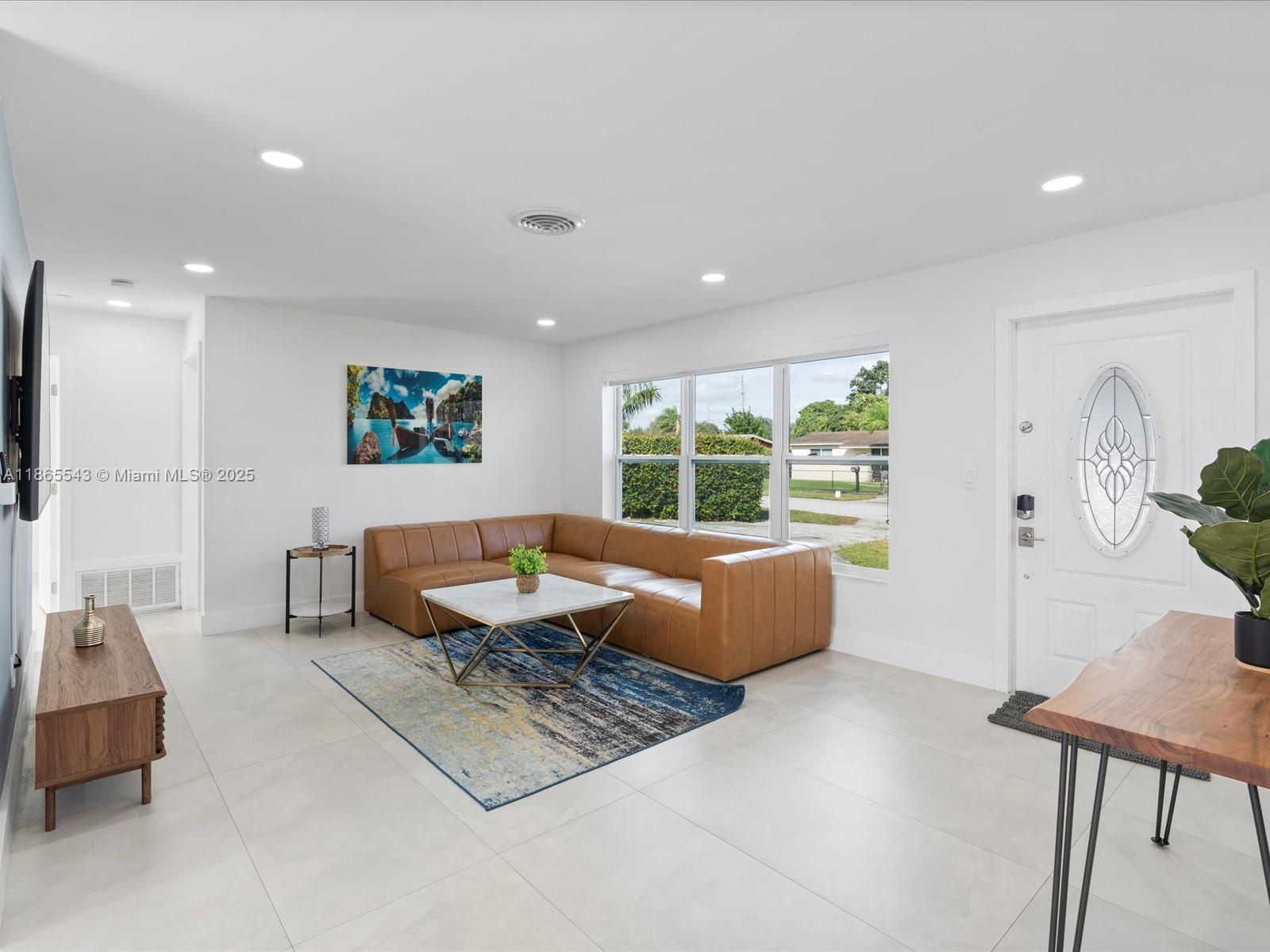 DRIFTWOOD PLAZA NO 3 - Residential