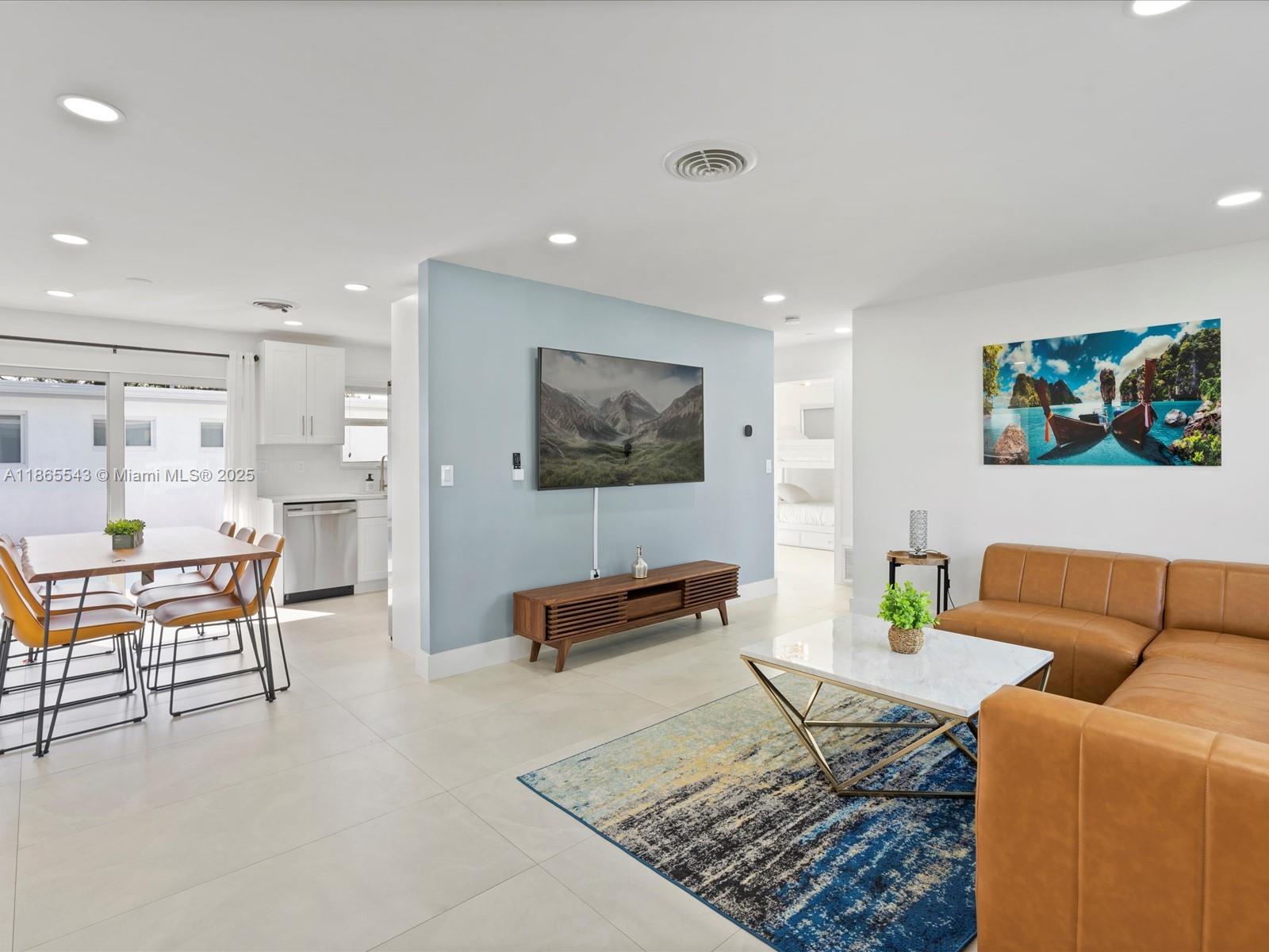 DRIFTWOOD PLAZA NO 3 - Residential