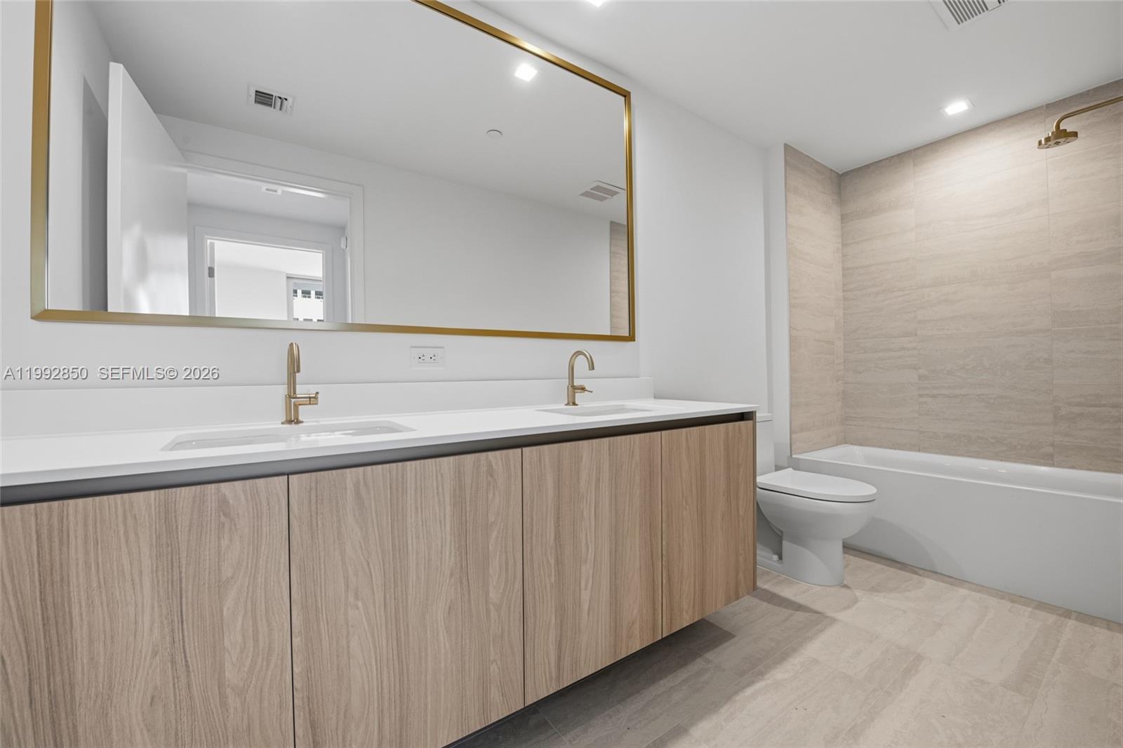 BRICKELL POINT - Residential