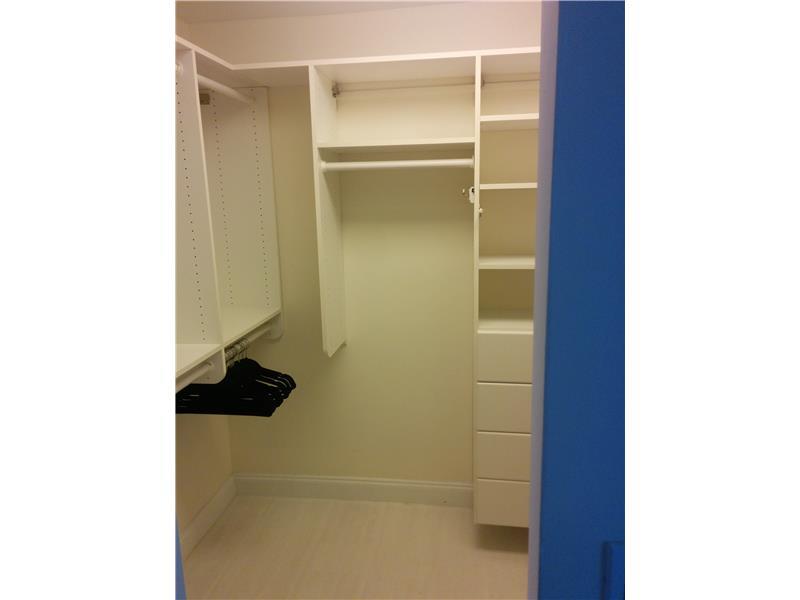 L'EXCELLENCE CONDO - Residential Lease