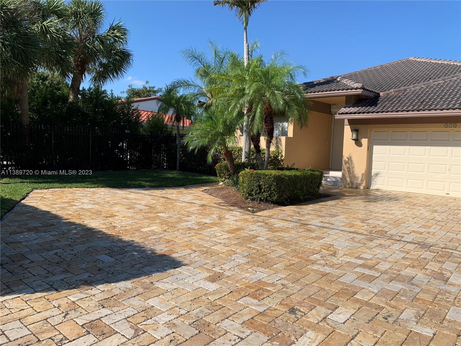 POMPANO BEACH PARK - Residential