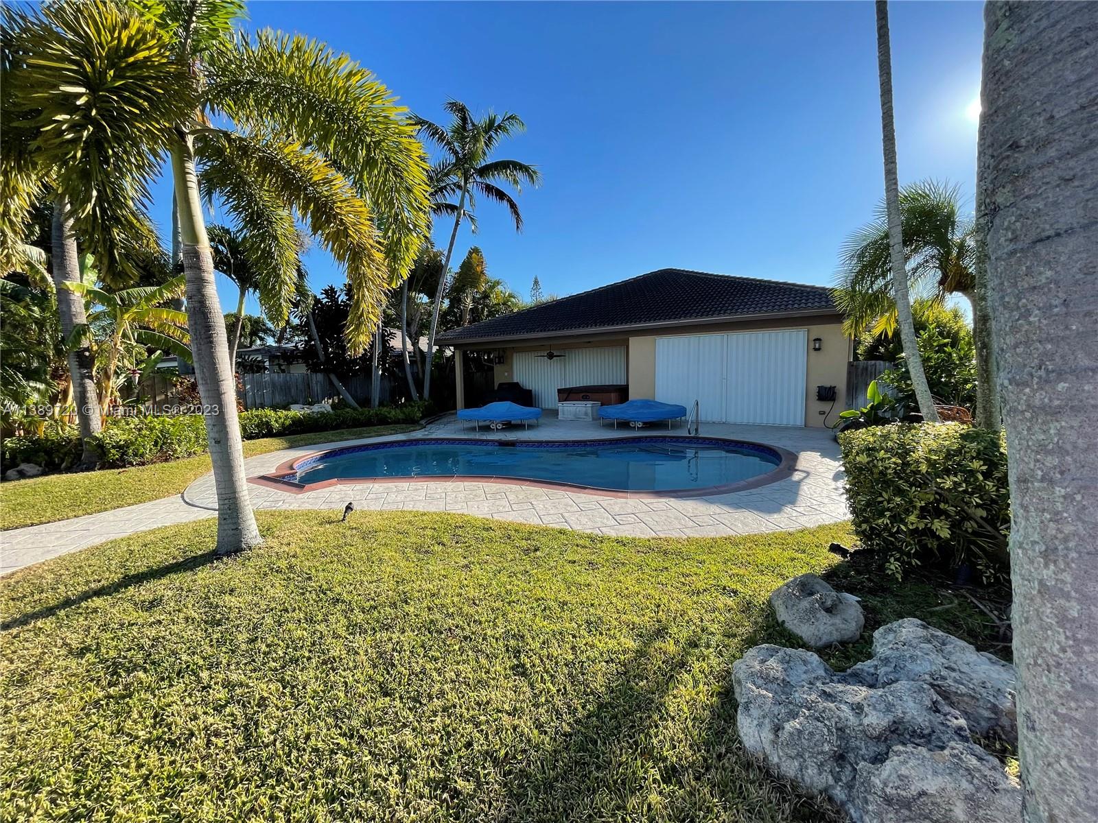 POMPANO BEACH PARK - Residential