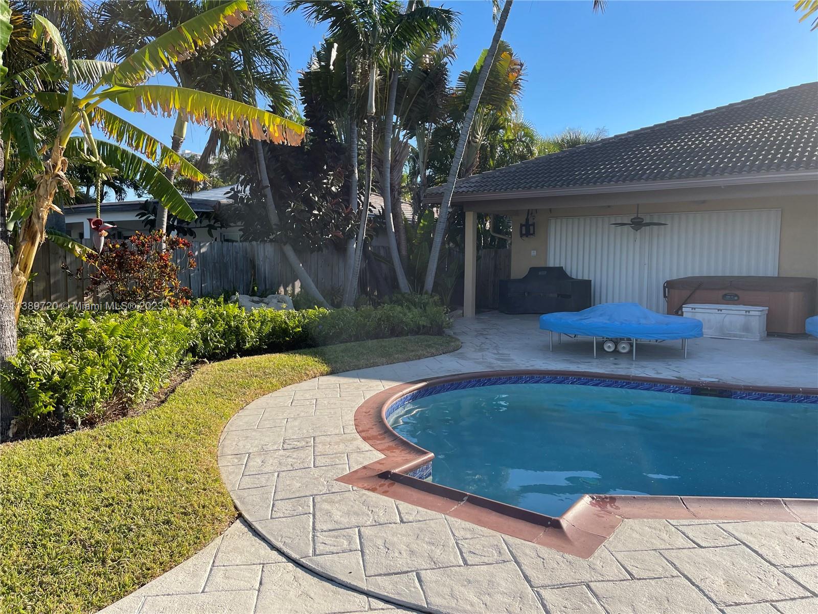 POMPANO BEACH PARK - Residential