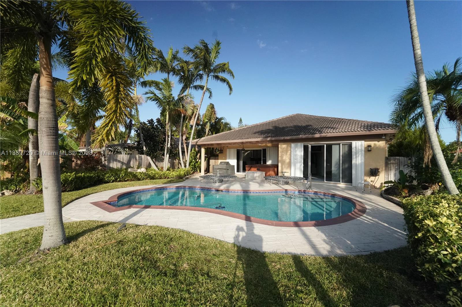 POMPANO BEACH PARK - Residential