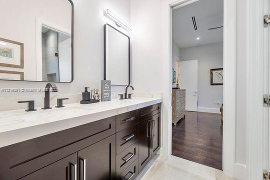 PHILARTHRIA - Residential