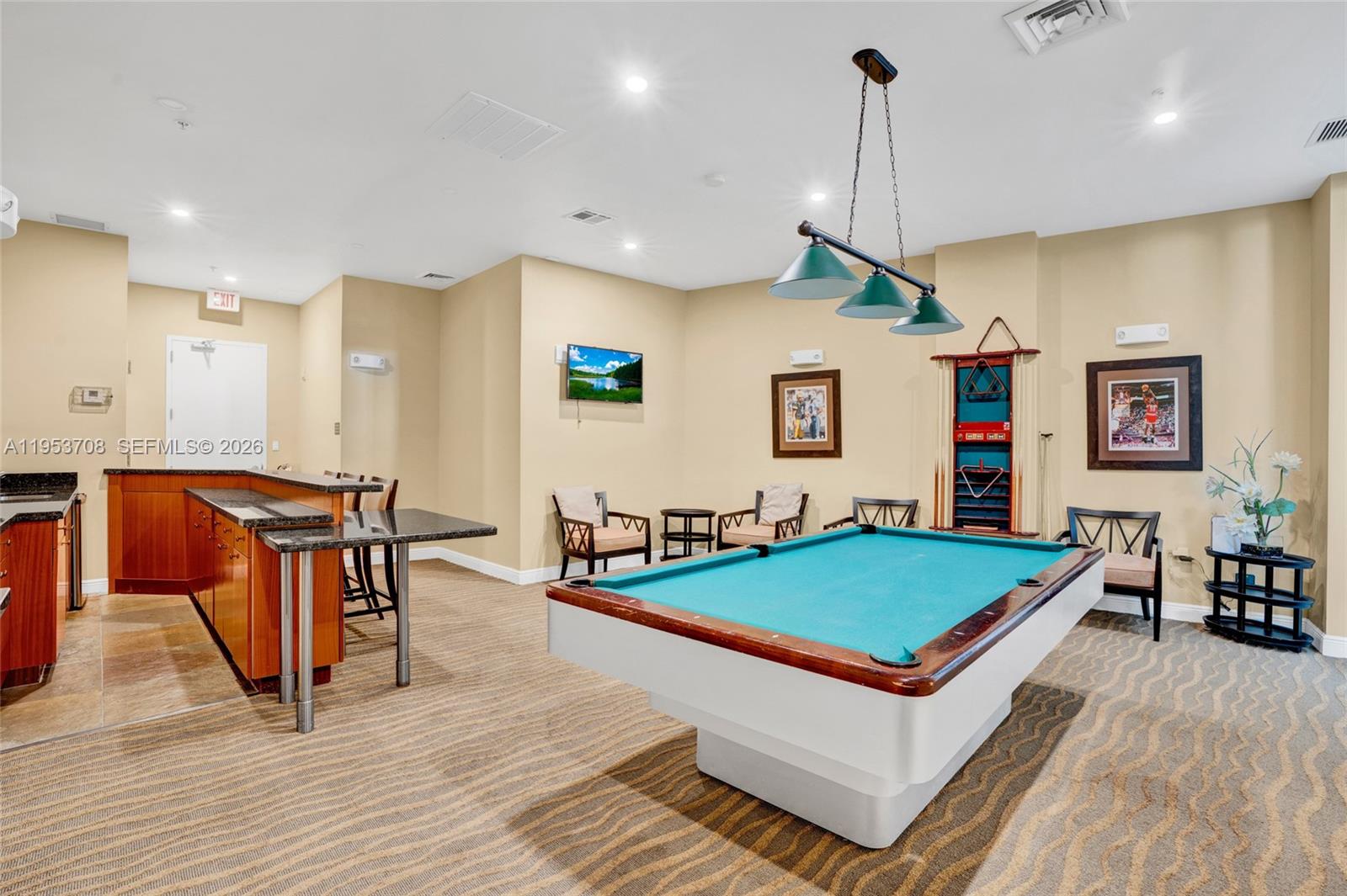 DUO CONDOMINIUM EAST - Residential