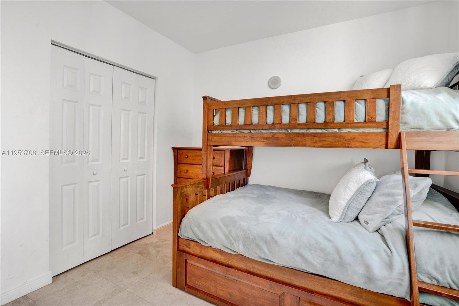 DUO CONDOMINIUM EAST - Residential