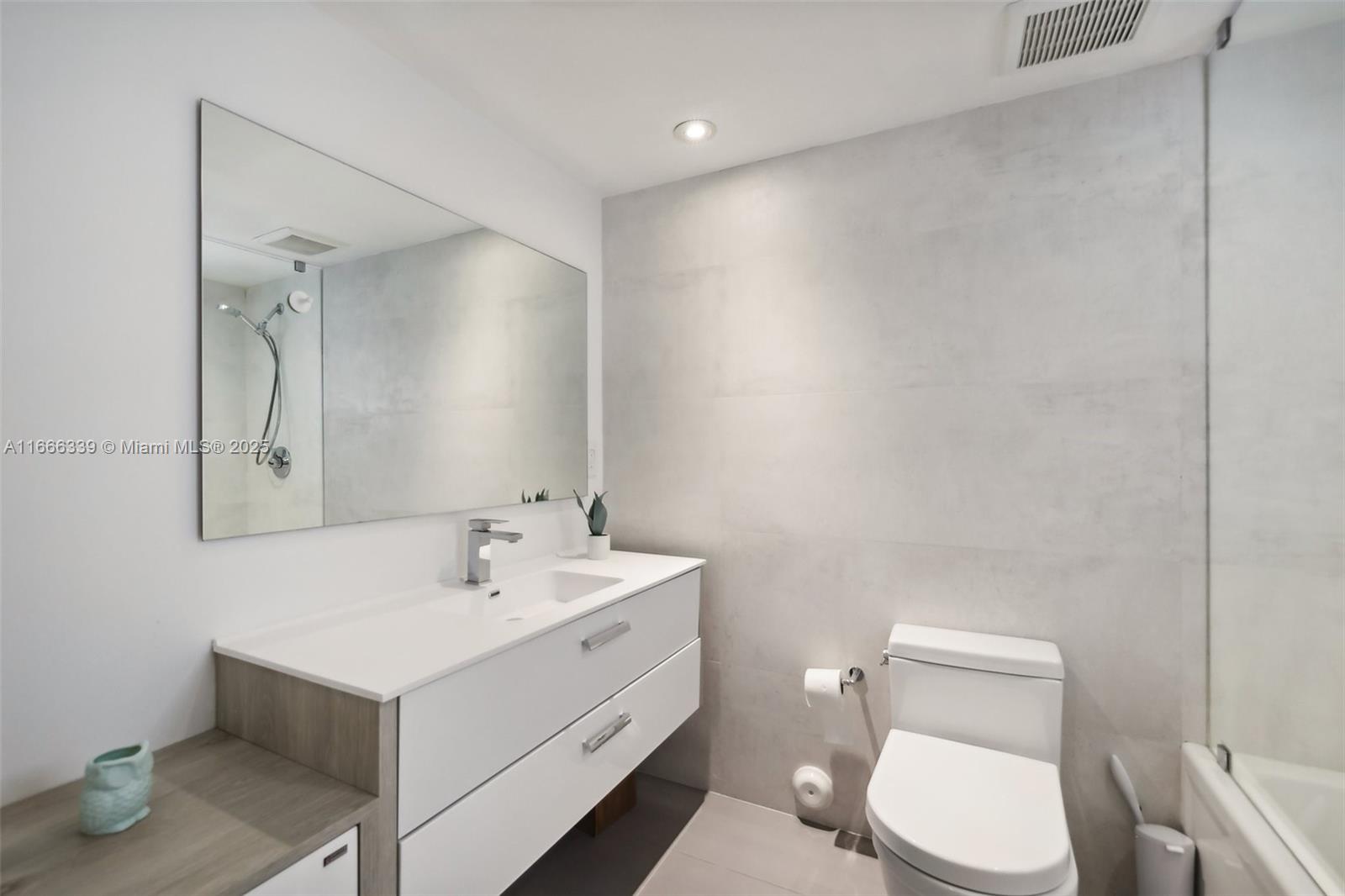 ENCHANTED LAKE SEC 3 - Residential