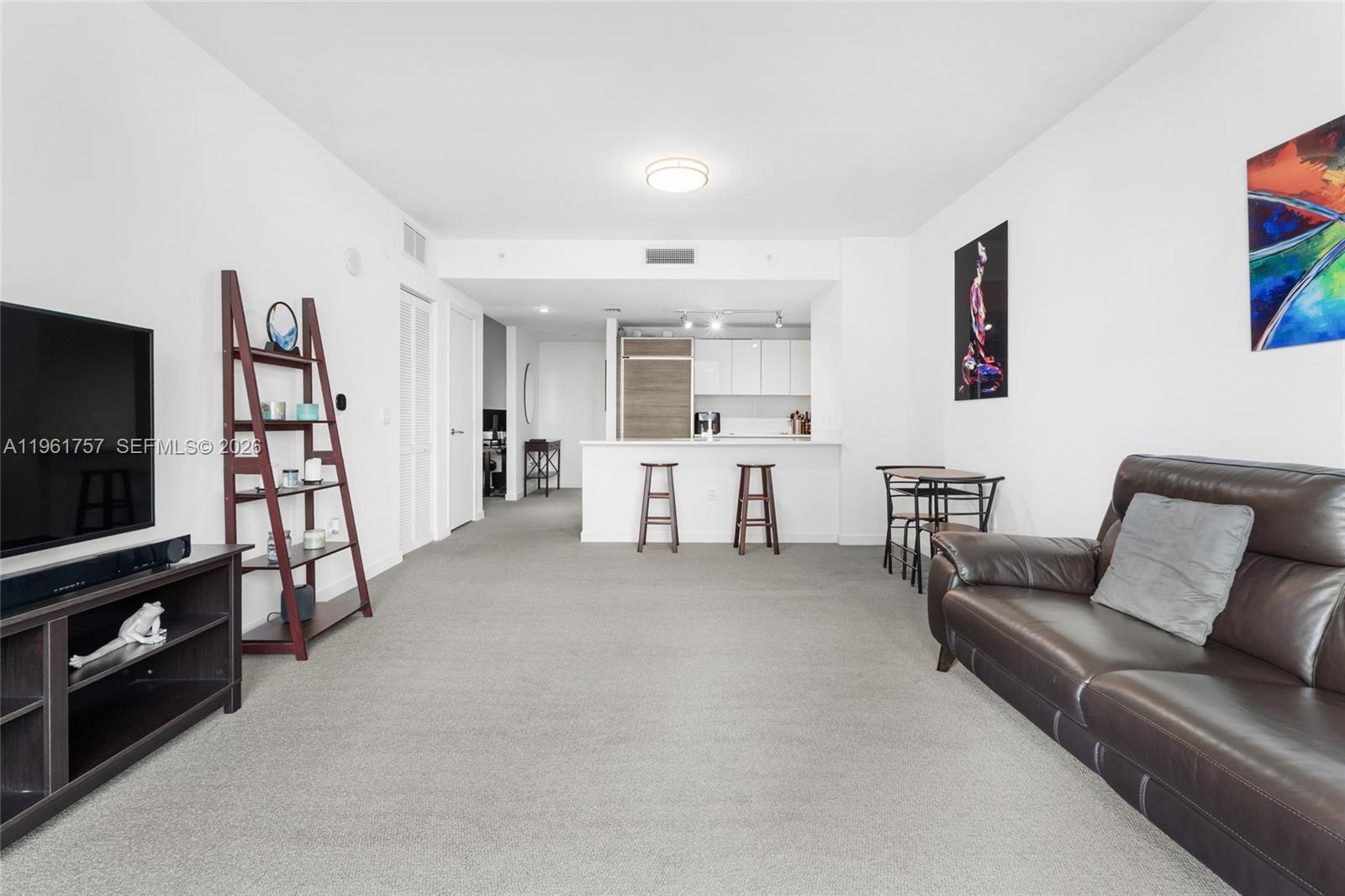 1100 MILLECENTO RESIDENCE - Residential