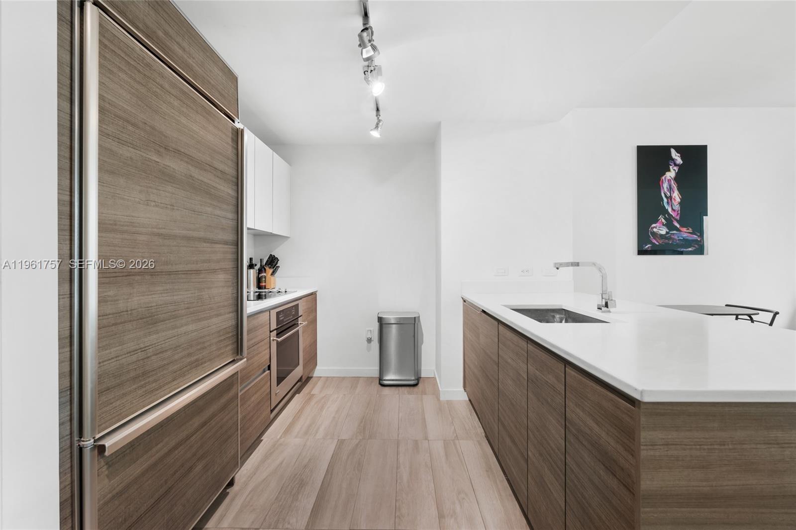 1100 MILLECENTO RESIDENCE - Residential