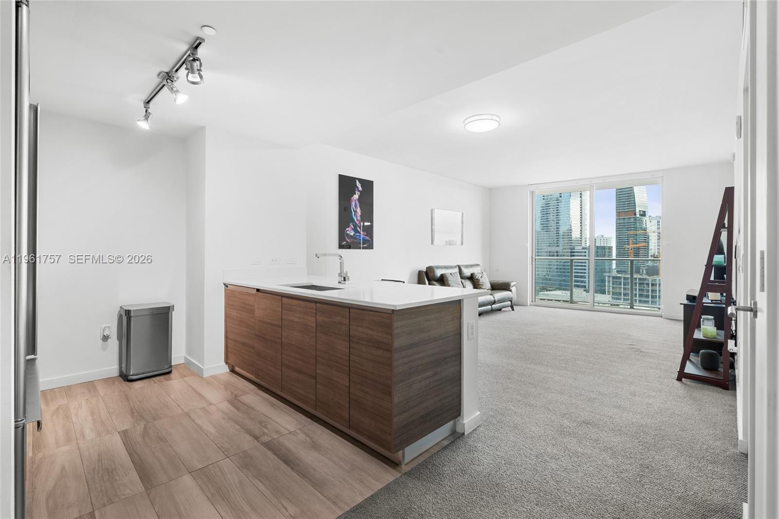 1100 MILLECENTO RESIDENCE - Residential