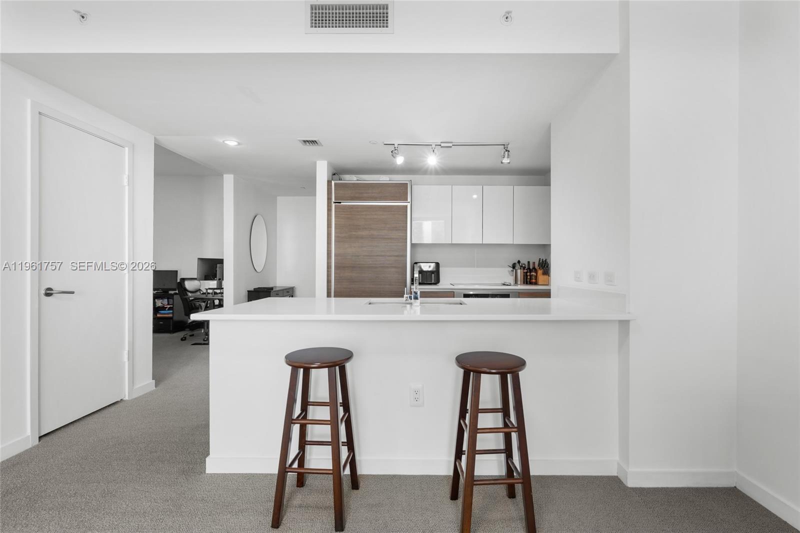 1100 MILLECENTO RESIDENCE - Residential